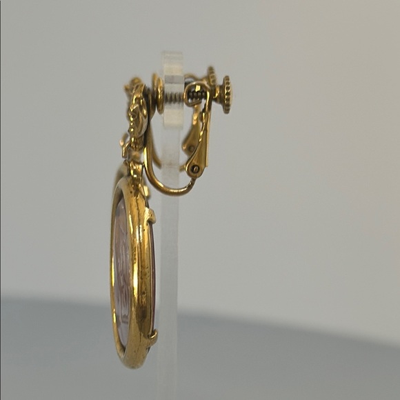 Intaglio pink venezia glass Gold and Pink Cameo Earrings - Picture 6 of 9